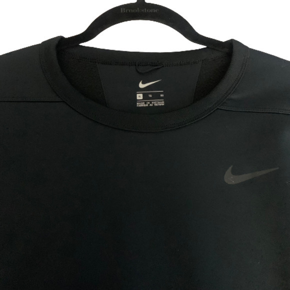NIKE Black Fleece Pullover Sweatshirt‎ - Picture 4 of 12